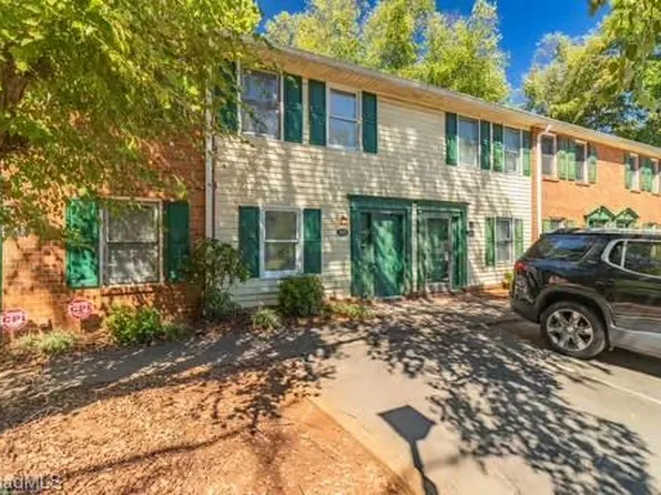 5907 King Charles Ct, Clemmons, NC 27012