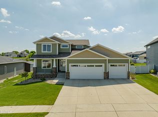 2013 Pebbleview Loop, Bismarck, ND 58503