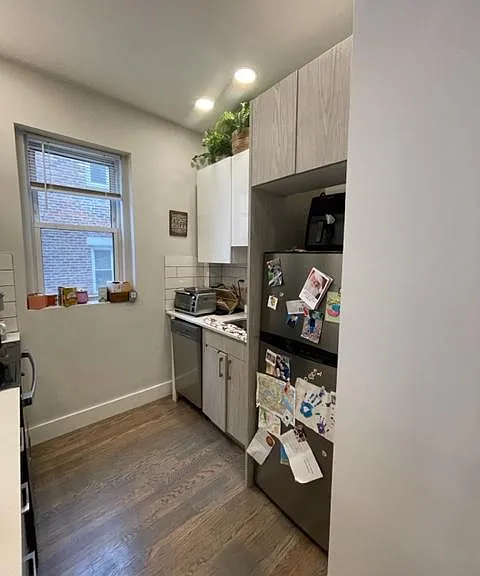 11 Queensberry St #13 — Photo 1
