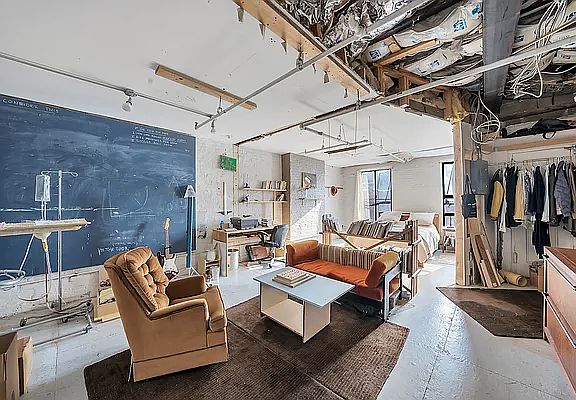 5th image of 419 Grand St