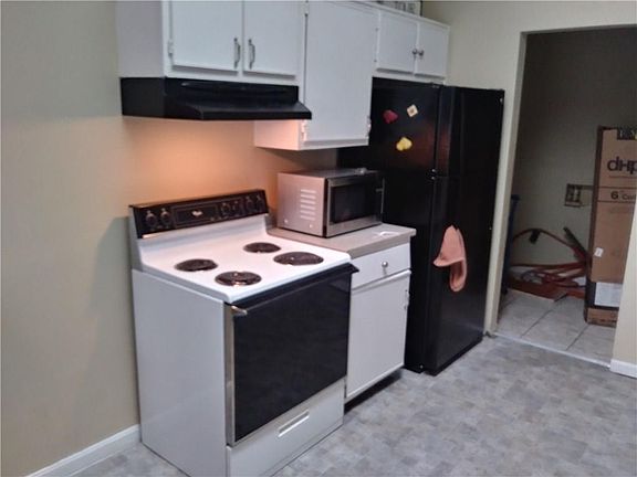 4th image of 2533 N Schofield Ave
