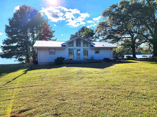 1061 Edgewater Ct, Greensboro, GA 30642