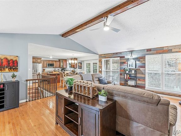 5th image of 25 Civic Park Ct