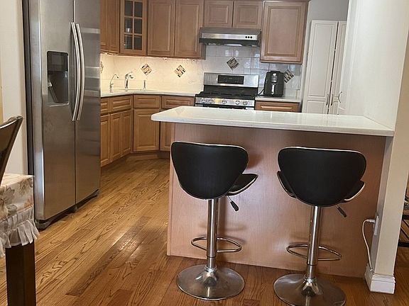 4th image of 7112 164th St #1