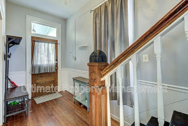 3 bed, 2.0 bath, 1860 sqft, $2,195 — Photo 4