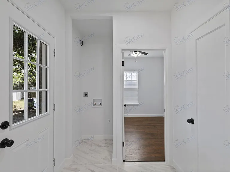 4612 Capitol Ave — Photo 5