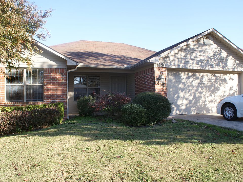 1st image of 1730 Ozark Dr