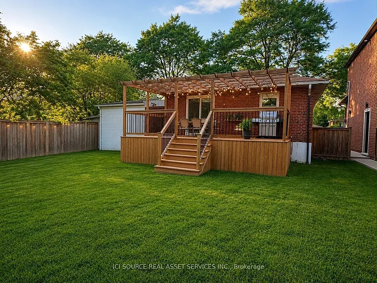 37 Bainbridge Ave — Photo 2