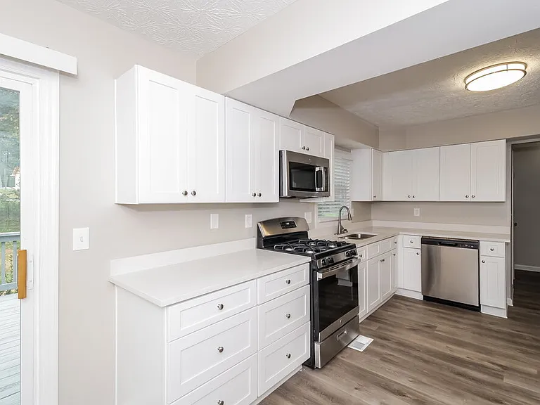 1021 Sugar Springs Dr — Photo 10