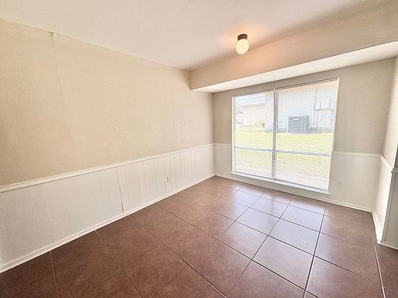 4th image of 5403 Marshfield Ct