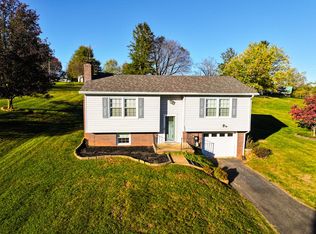 107 Rhudy St, Galax, VA 24333