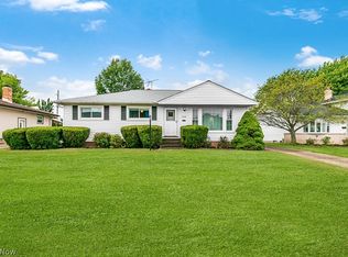 1254 Bonnie Ln, Mayfield Heights, OH 44124