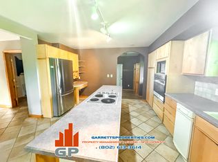 68 Spruce Mountain View Dr, Barre, VT 05641