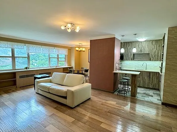 2925 W 5th St APT 2E, Brooklyn, NY 11224