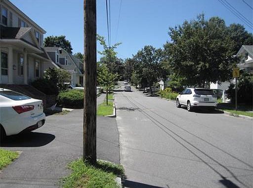 4th image of 66 Willow Ave