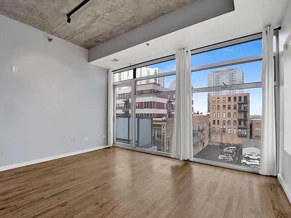4th image of 1620 S Michigan Ave Unit 514