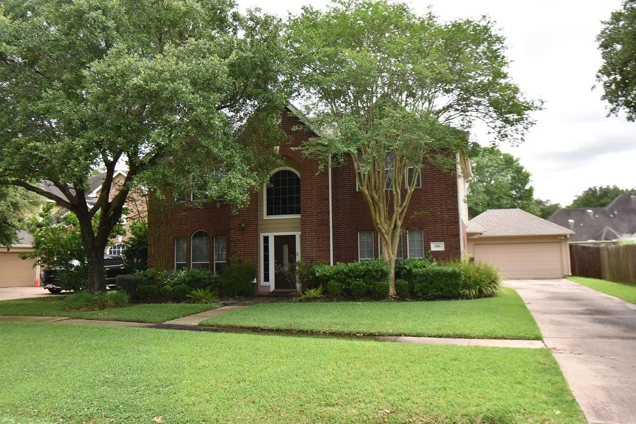 3 bed, 2.5 bath, 2704 sqft, $2,500 — Photo 2
