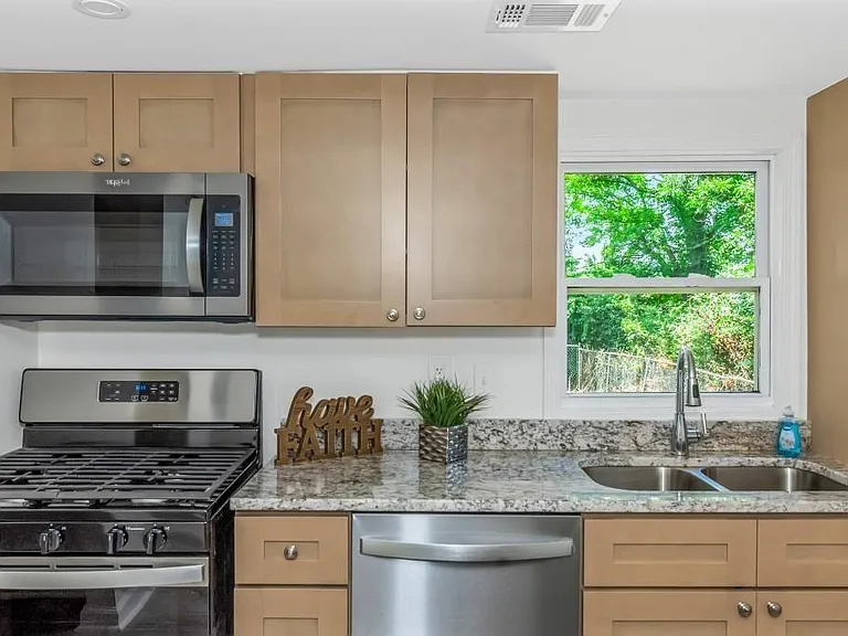 204 Mill St — Photo 31
