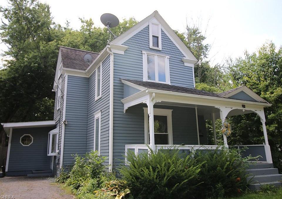 1st image of 214 E Elm St
