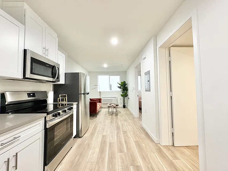 4252 Whittier Blvd — Photo 4