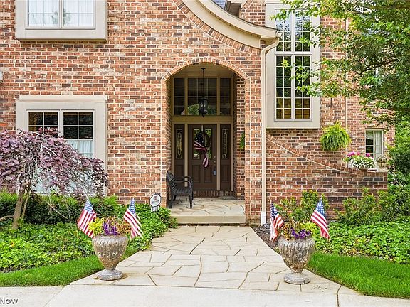 4th image of 8413 Hickory Hill Dr