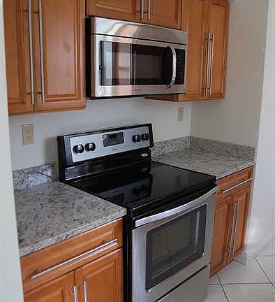 3rd image of 1630 NE 157th Ter
