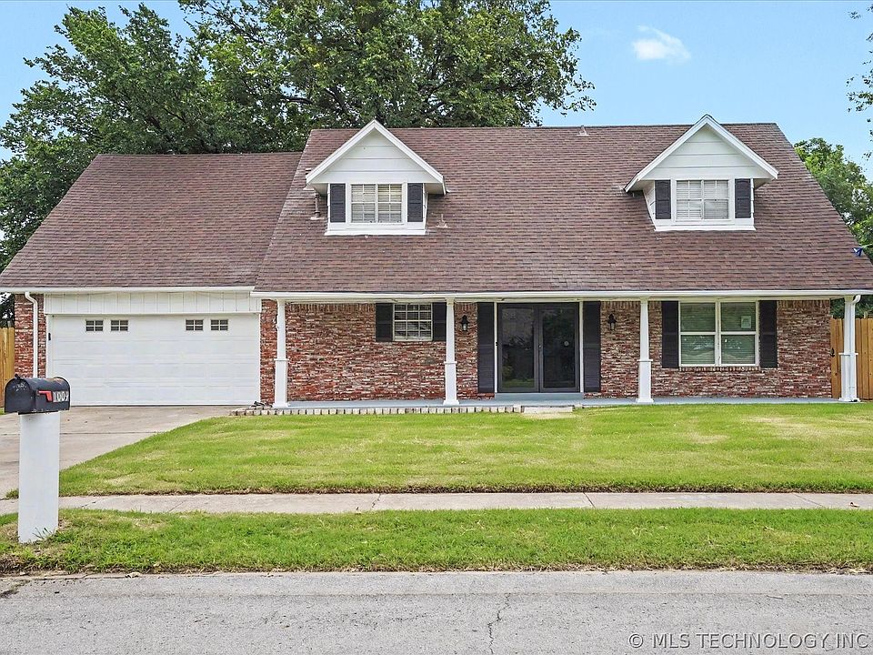 1st image of 1009 N Forest Pl