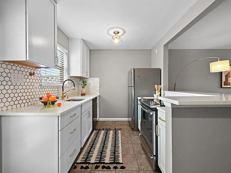 8400 Jamestown Dr #332 — Photo 10