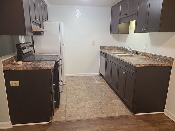 4th image of 842 Sinkler Way APT D
