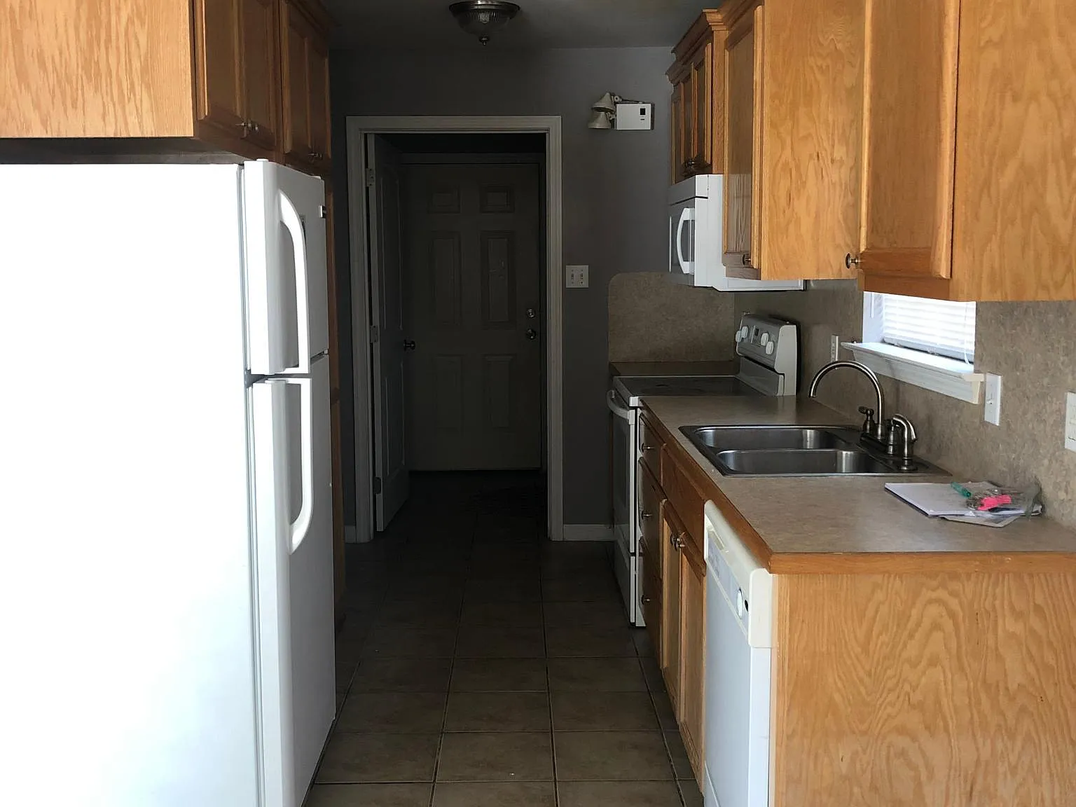 1 bed, 950 sqft, $995 — Photo 3
