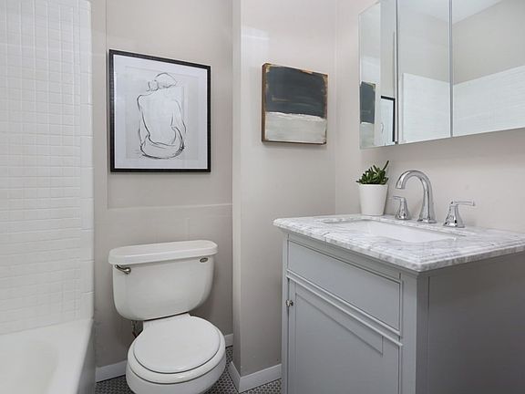 4th image of 24 Mystic St #1