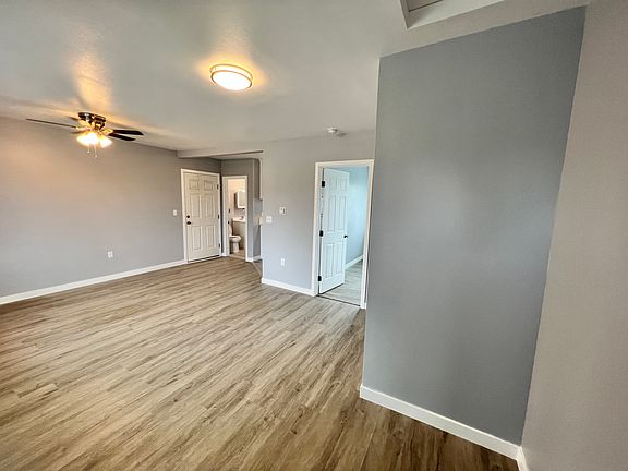 5th image of 1570 Elm Ave #B