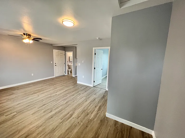 1570 Elm Ave #B — Photo 5