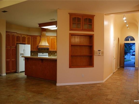 2nd image of 2408 Kiwi Ave