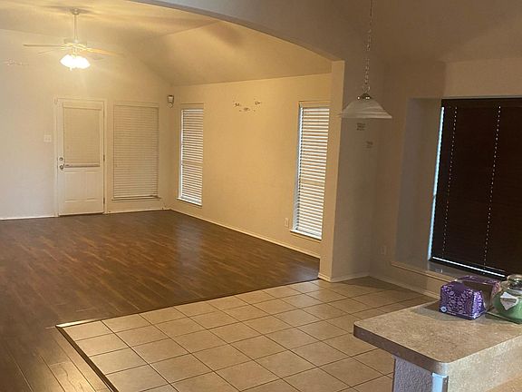 3rd image of 1513 Wavecrest Dr