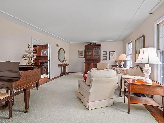 5th image of 222 Pebble Acres Dr
