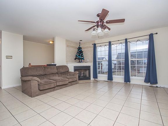 4th image of 105 Greentree Dr