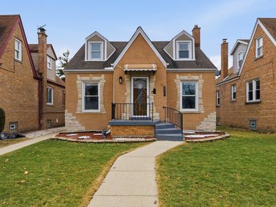 6955 W Barry Ave, Chicago, IL, 60634
