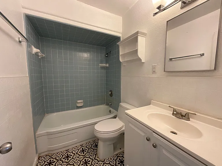 1007 Flag St — Photo 7