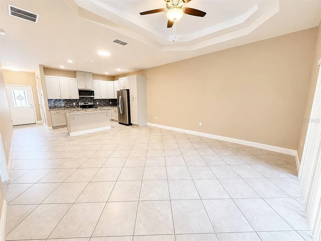 3 bed, 2.0 bath, 1200 sqft, $1,700 — Photo 4