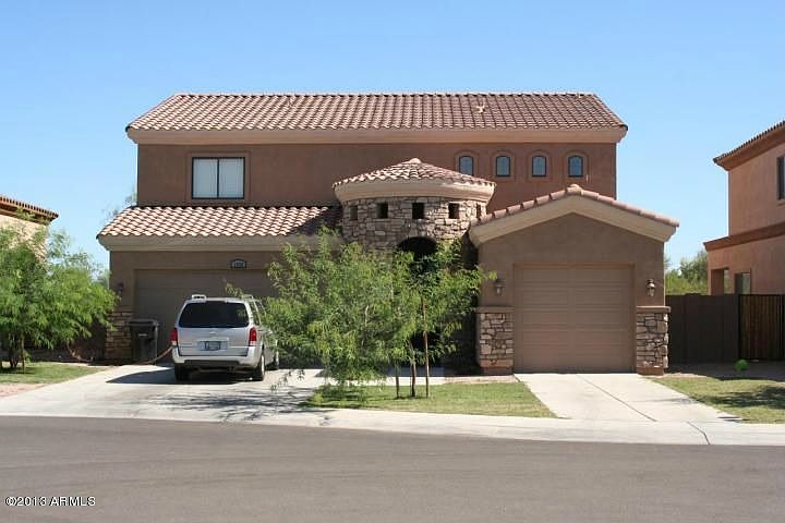 1st image of 1928 N Ashland Cir