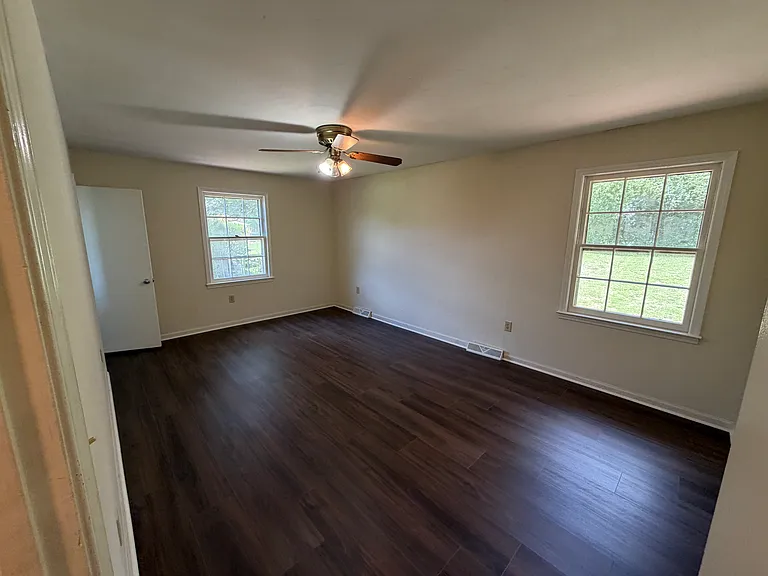 1507 E Calhoun St — Photo 9