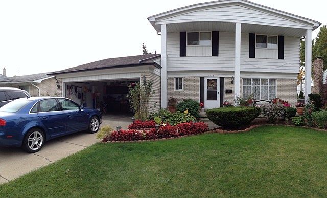 front house (panorama)