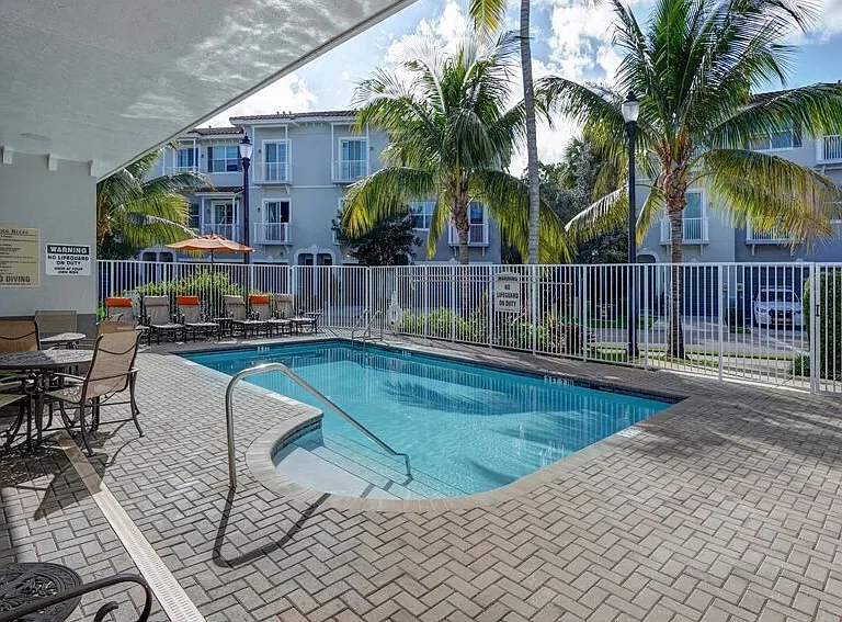 Midtown exterior 39