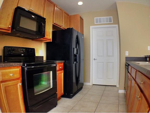 3rd image of 2352 Grand Central Pkwy APT 17