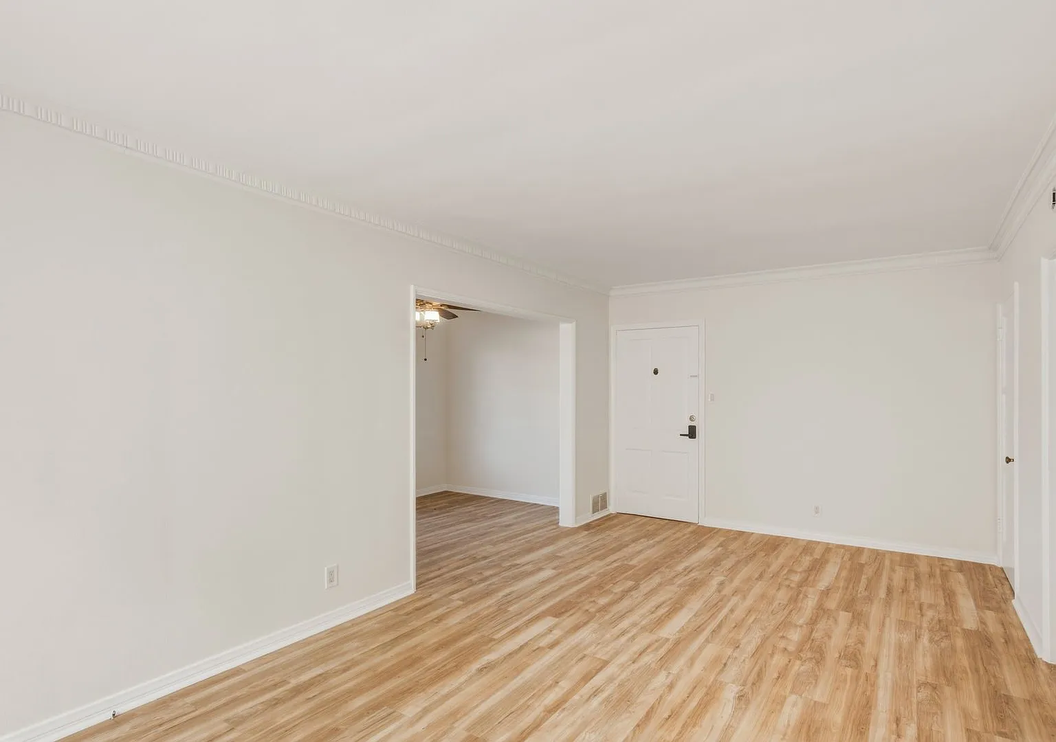 Vermont Ave Residences — Photo 3