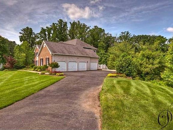 2nd image of 3401 Oakton Chase Ct