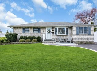 28 Rivera Lane, West Sayville, NY