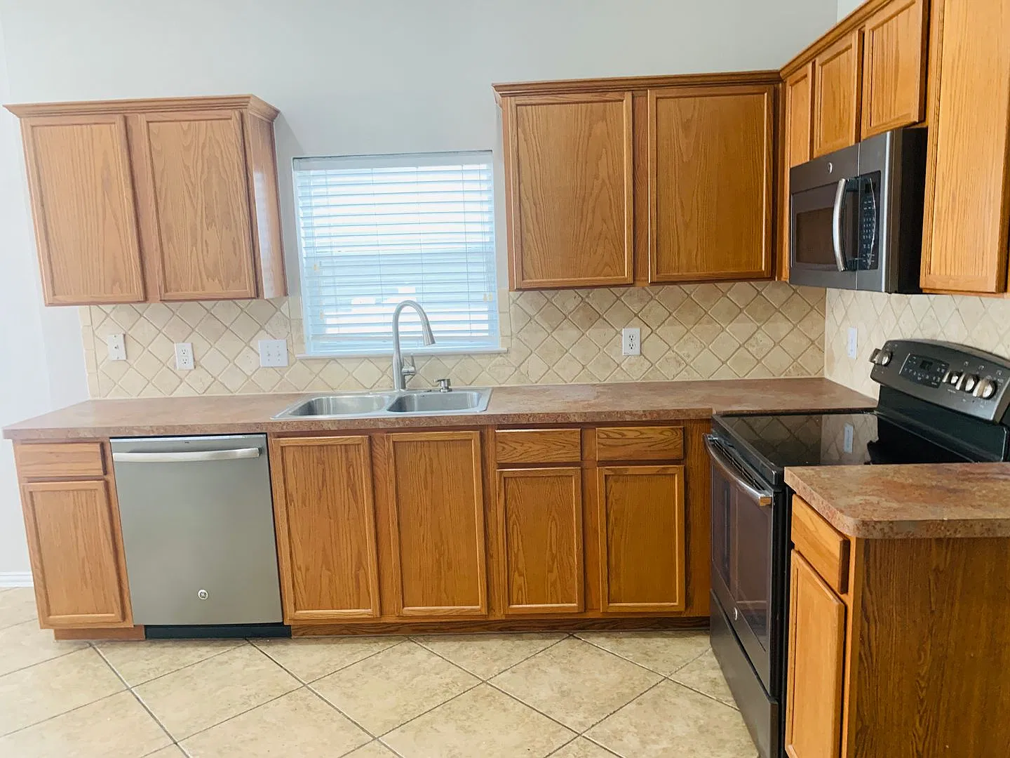 Community Living in Providence Village-Beautiful 3bdrm/2.5bath Home — Photo 4