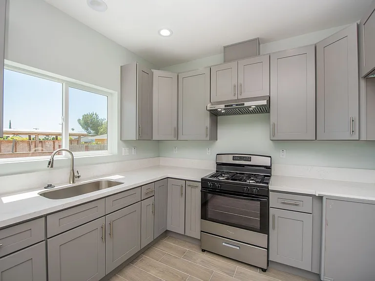 5409 Rose Ave — Photo 11